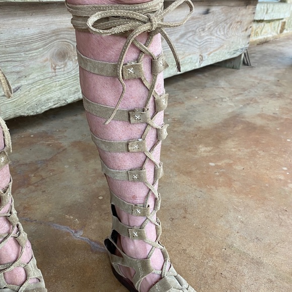 Free People Gladiator Sandals Tan Strappy Sandals - Picture 11 of 12